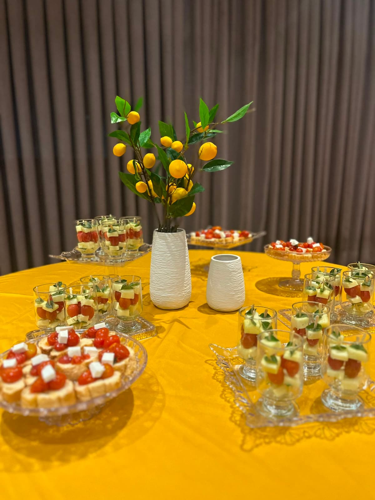 Mesa elegante com flores